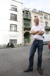 Jugendstil Brüssel Olivier Berkman vor seinem Haus